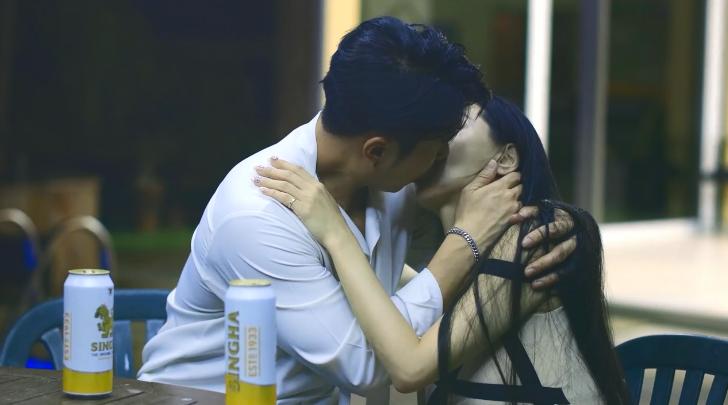 sex loạn luận vn Qua KTX chơi em với bộ đồ ren gợi tình